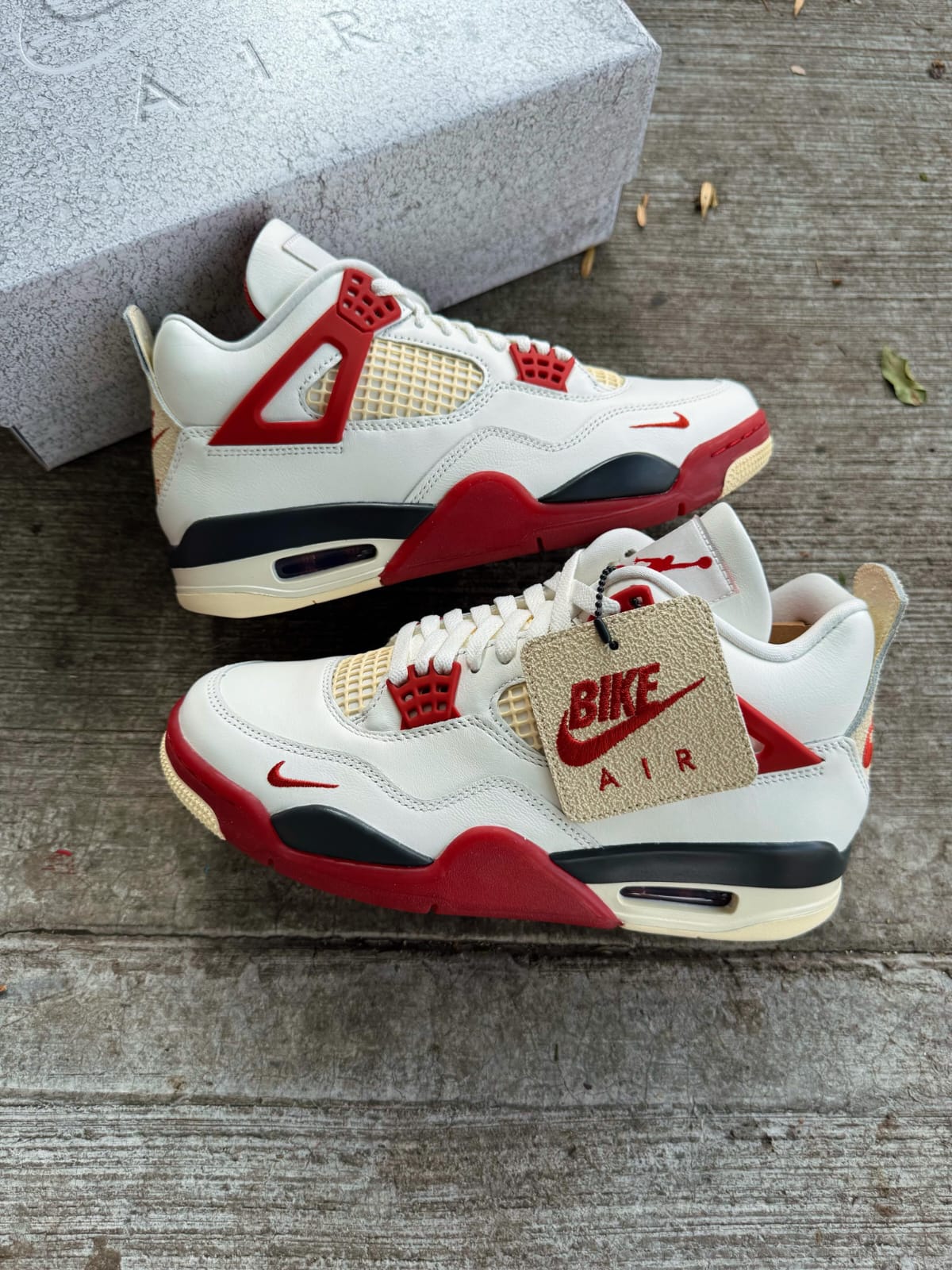 SNEAKERS